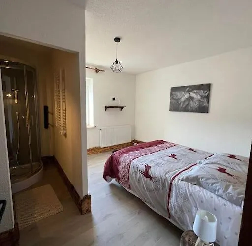 Des Douze Mulets Hébergement de vacances *